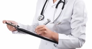 造成甲狀腺低能症表現的原因有哪些？